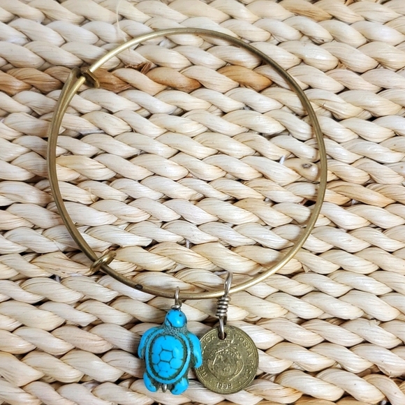 COSTA RICO Jewelry - BRACELET METAL & TURQUISE COSTA RICO 1998 TURTLE & COIN BANGLE